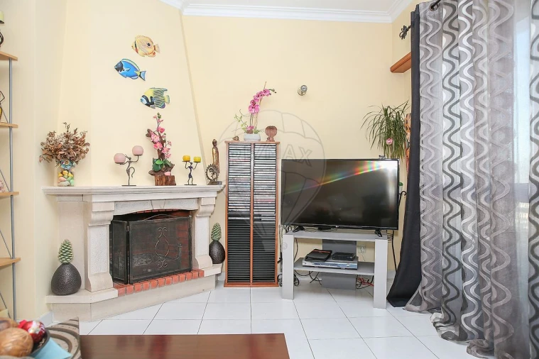 Apartamento T3 para Venda em Carregado e Cadafais Foto 8