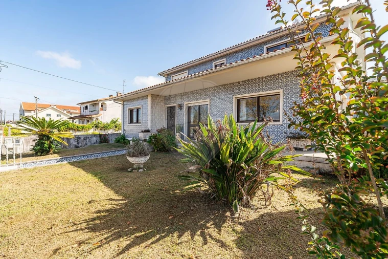 Moradia T4 para Venda em Santa Joana Foto 4