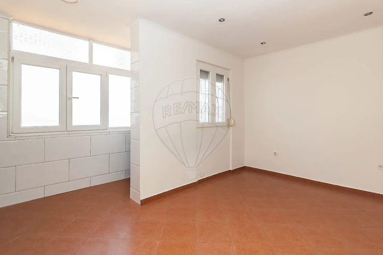 Apartamento T2 para Venda em Baixa da Banheira e Vale da Amoreira Foto 3