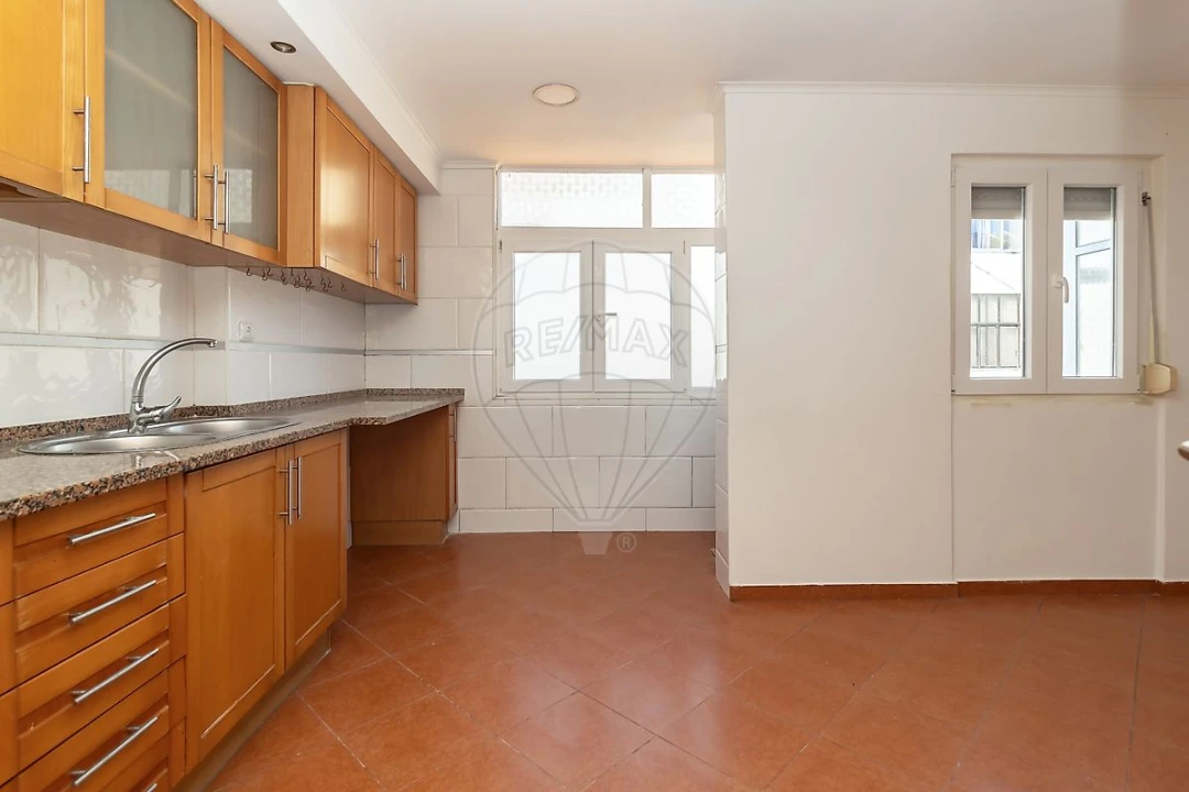 Apartamento T2 para Venda em Baixa da Banheira e Vale da Amoreira Foto 2