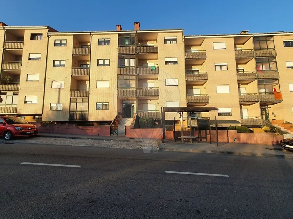 Apartamento T2 para Venda em Vilar de Andorinho Foto 2