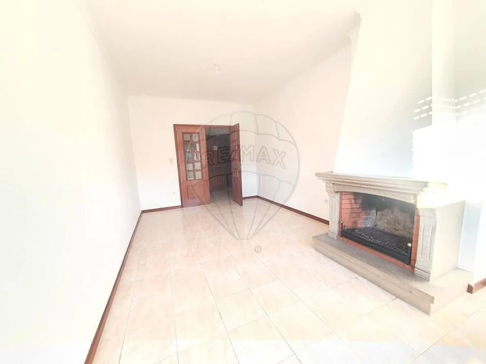 Apartamento T2 para Venda em Vilar de Andorinho Foto 1