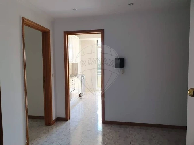 Apartamento T2 para Venda em Arcozelo Foto 4