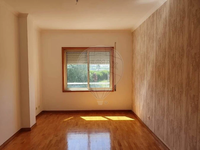 Apartamento T2 para Venda em Arcozelo Foto 3