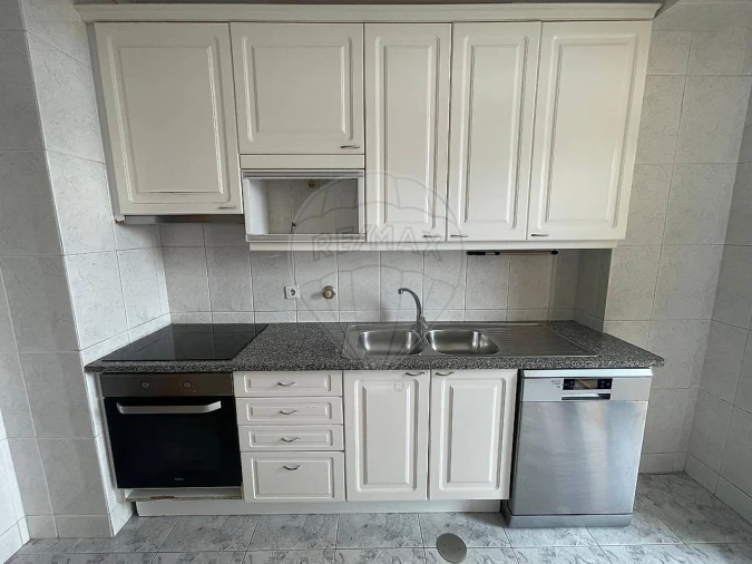 Apartamento T2 para Venda em Arcozelo Foto 19