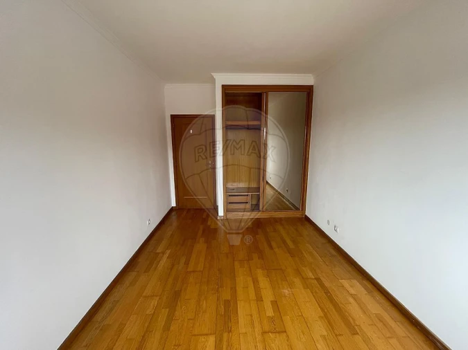 Apartamento T2 para Venda em Arcozelo Foto 16