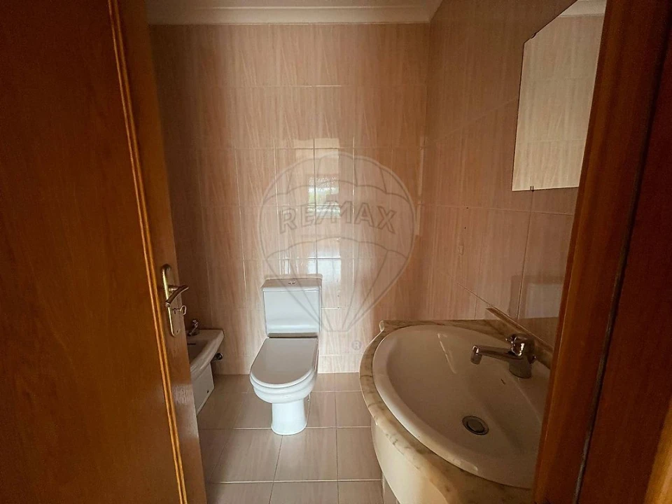 Apartamento T2 para Venda em Arcozelo Foto 1