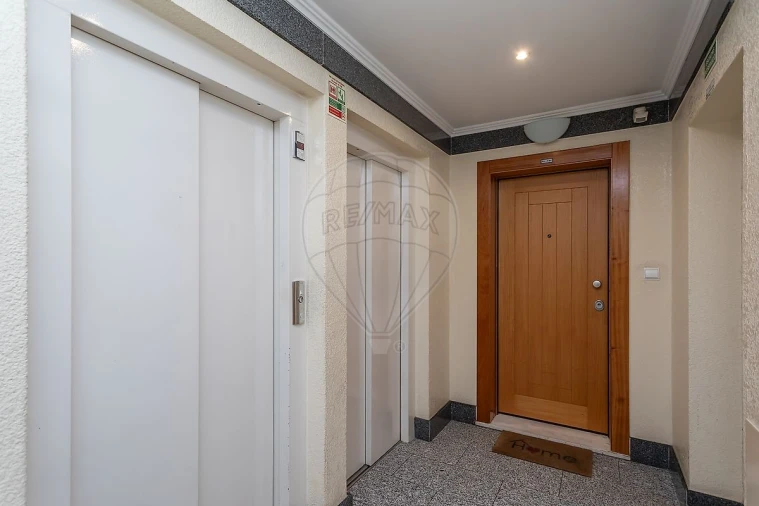 Apartamento T1 para Venda em Alcabideche Foto 38