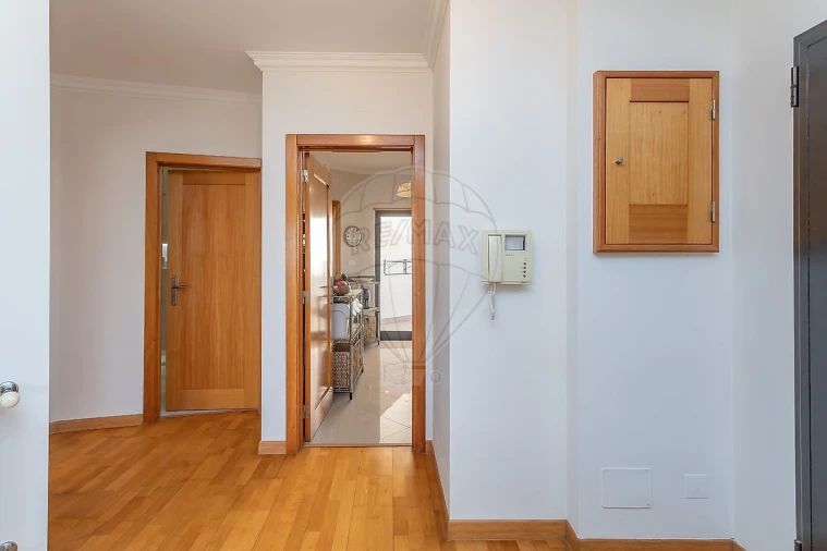 Apartamento T1 para Venda em Alcabideche Foto 11