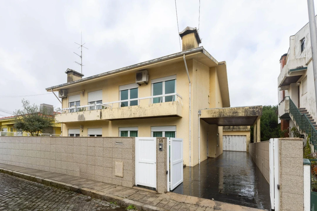 Moradia T4 para Venda em Cidade da Maia Foto 2