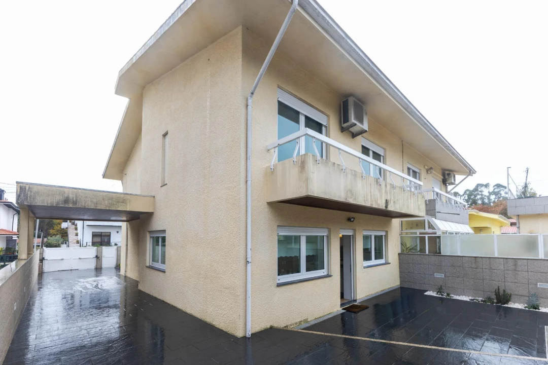 Moradia T4 para Venda em Cidade da Maia Foto 3