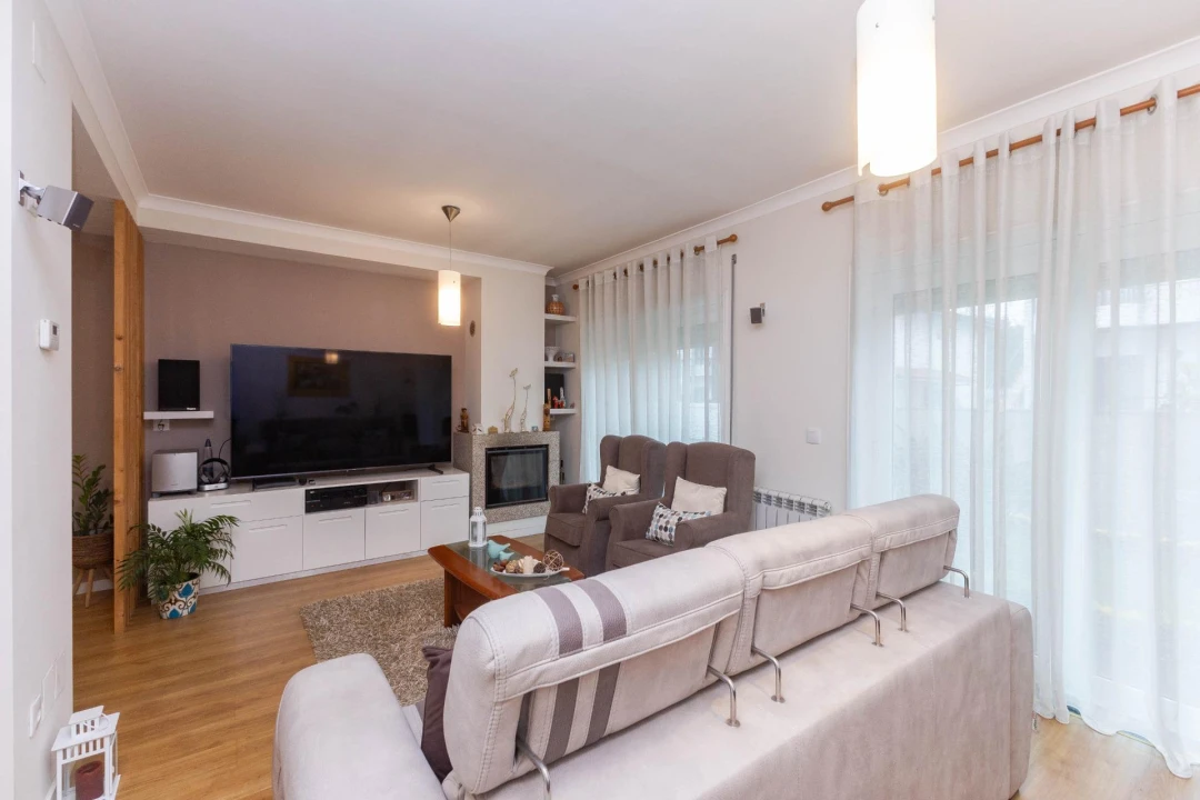 Moradia T4 para Venda em Cidade da Maia Foto 8