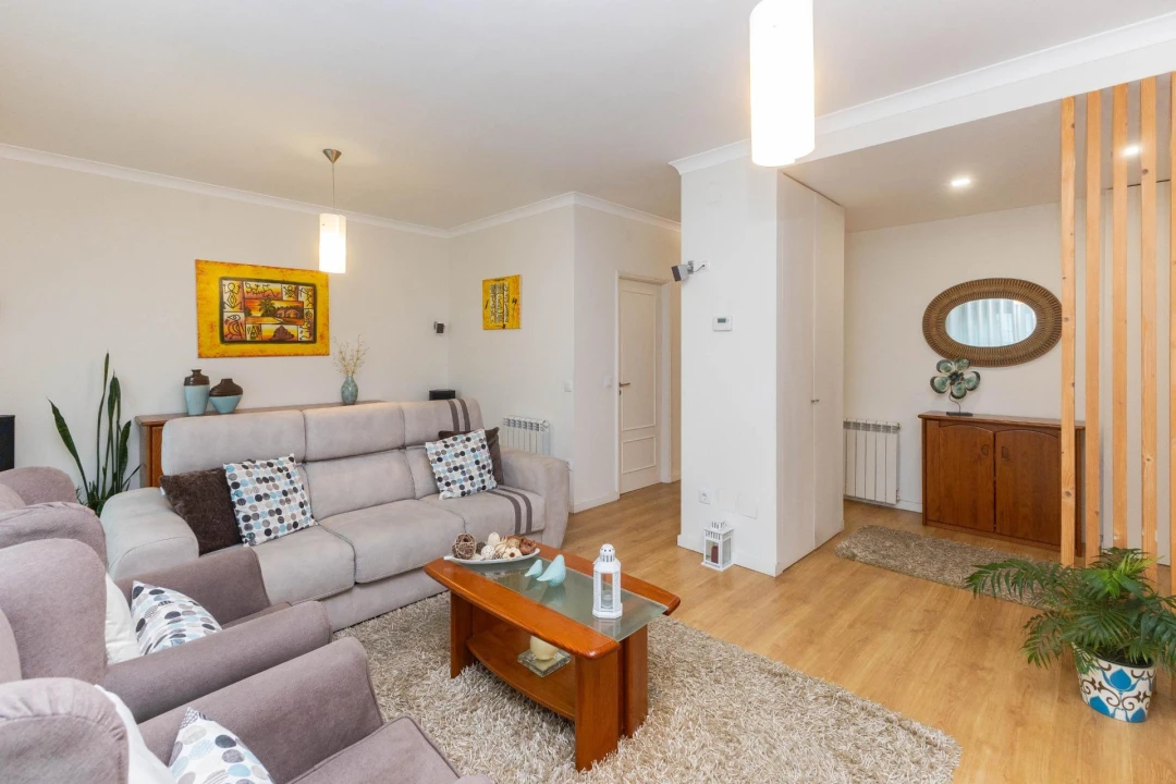 Moradia T4 para Venda em Cidade da Maia Foto 9