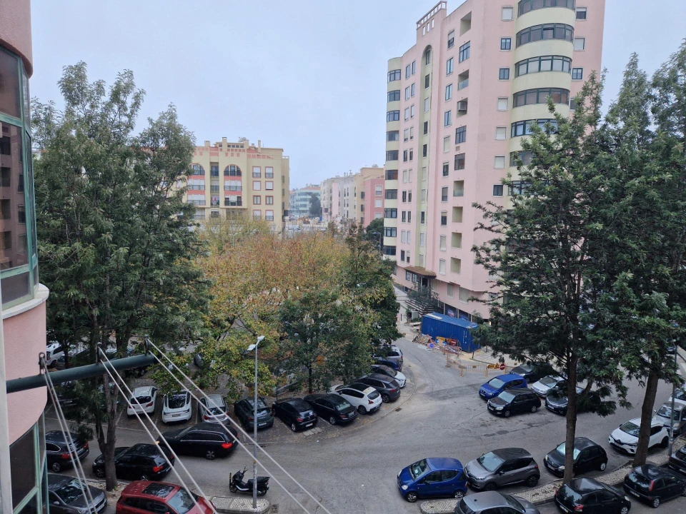 Apartamento T2 para Venda em Massamá e Monte Abraão Foto 16