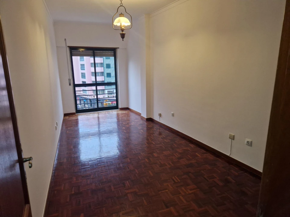 Apartamento T2 para Venda em Massamá e Monte Abraão Foto 24