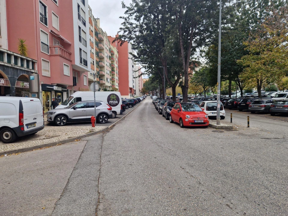 Apartamento T2 para Venda em Massamá e Monte Abraão Foto 3