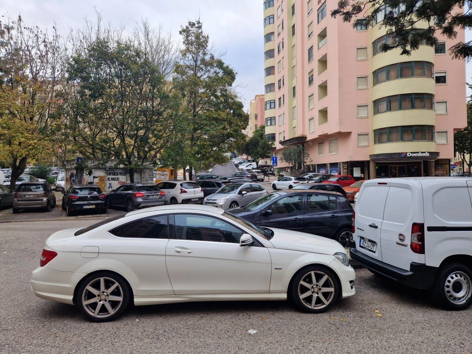 Apartamento T2 para Venda em Massamá e Monte Abraão Foto 4