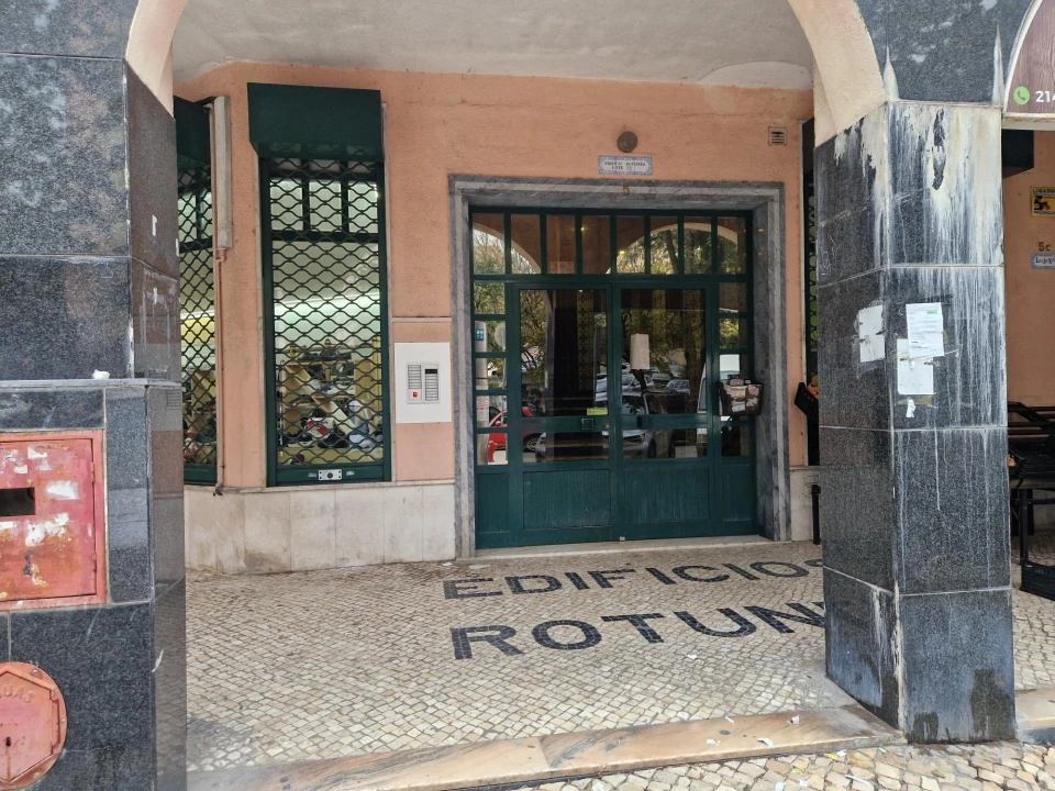 Apartamento T2 para Venda em Massamá e Monte Abraão Foto 7