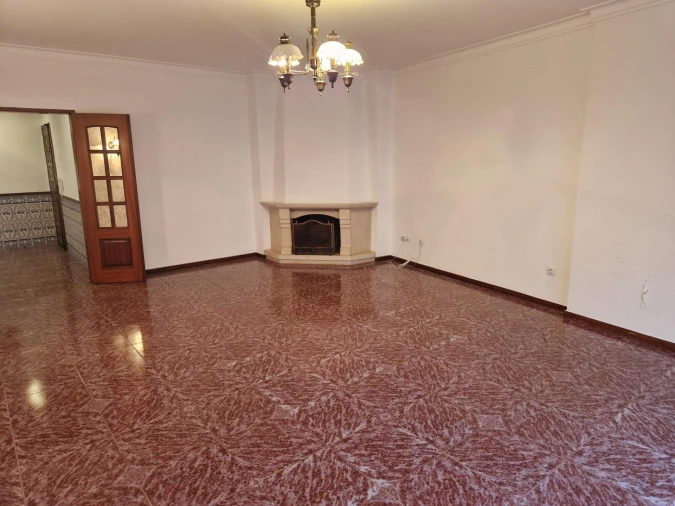 Apartamento T2 para Venda em Massamá e Monte Abraão Foto 1