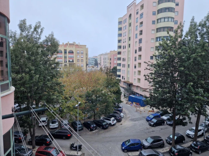 Apartamento T2 para Venda em Massamá e Monte Abraão Foto 16