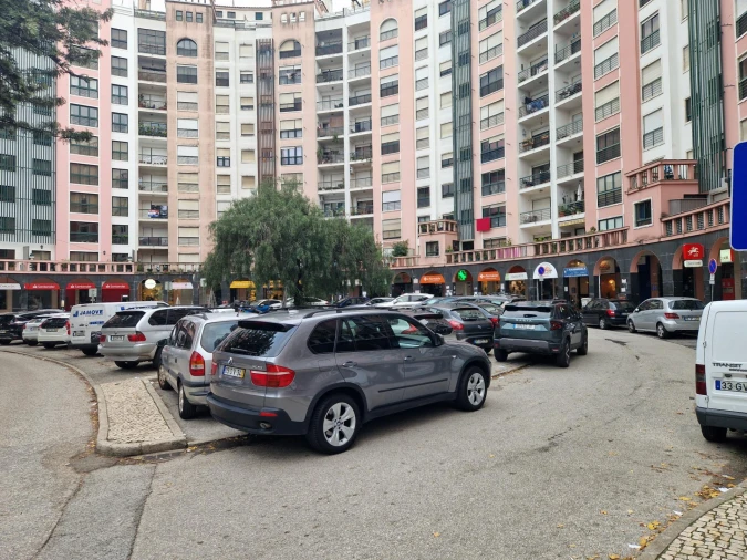 Apartamento T2 para Venda em Massamá e Monte Abraão Foto 2