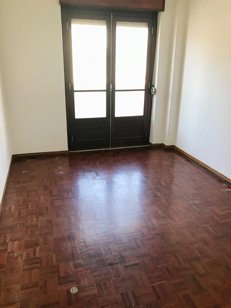 Apartamento T2 para Venda em Odivelas Foto 2