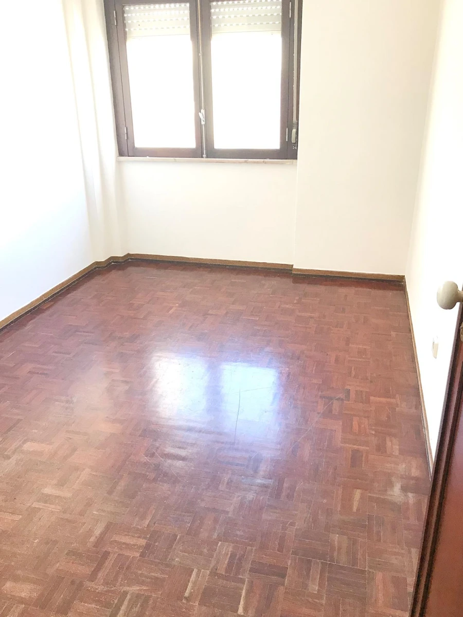 Apartamento T2 para Venda em Odivelas Foto 8