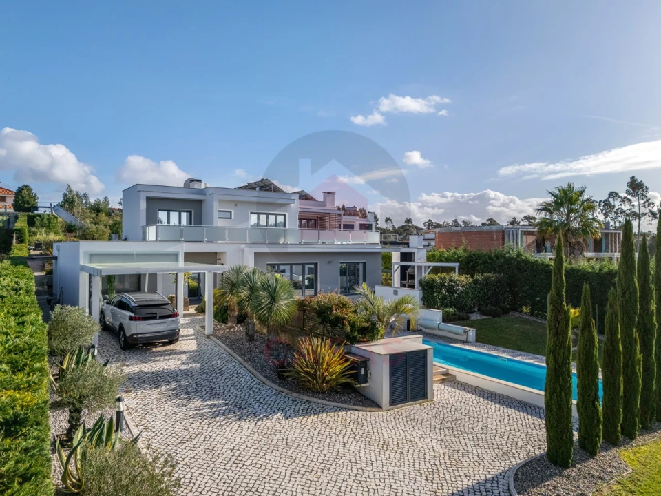 Moradia T4 para Venda em Nadadouro Foto 2