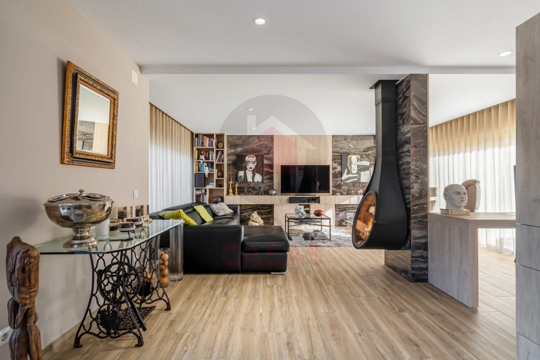 Moradia T4 para Venda em Nadadouro Foto 5