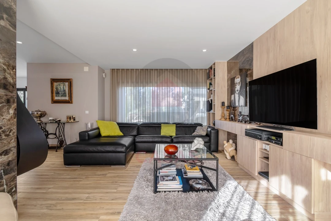 Moradia T4 para Venda em Nadadouro Foto 6