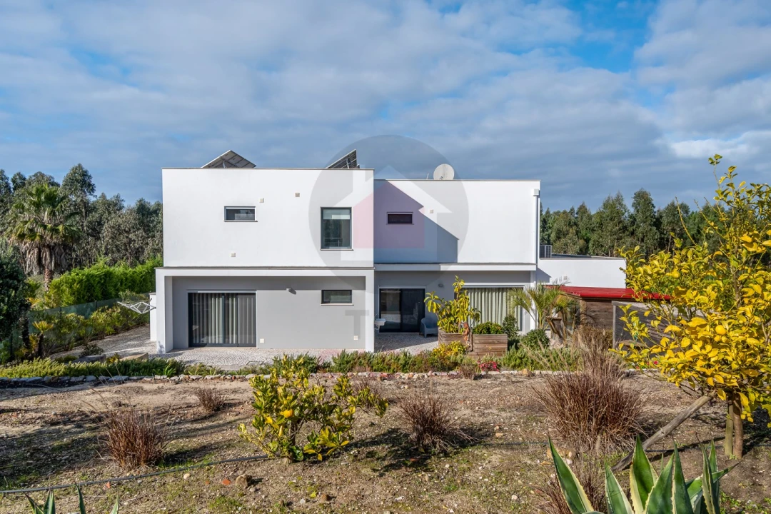 Moradia T4 para Venda em Nadadouro Foto 34