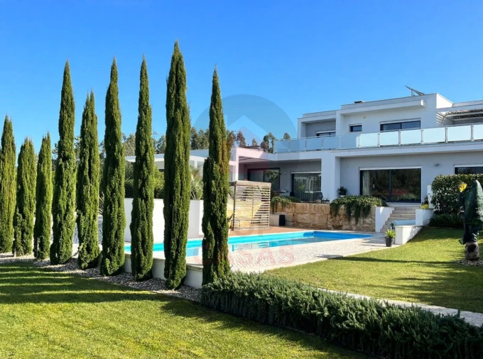 Moradia T4 para Venda em Nadadouro