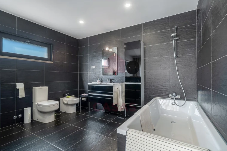 Moradia T4 para Venda em Nadadouro Foto 18