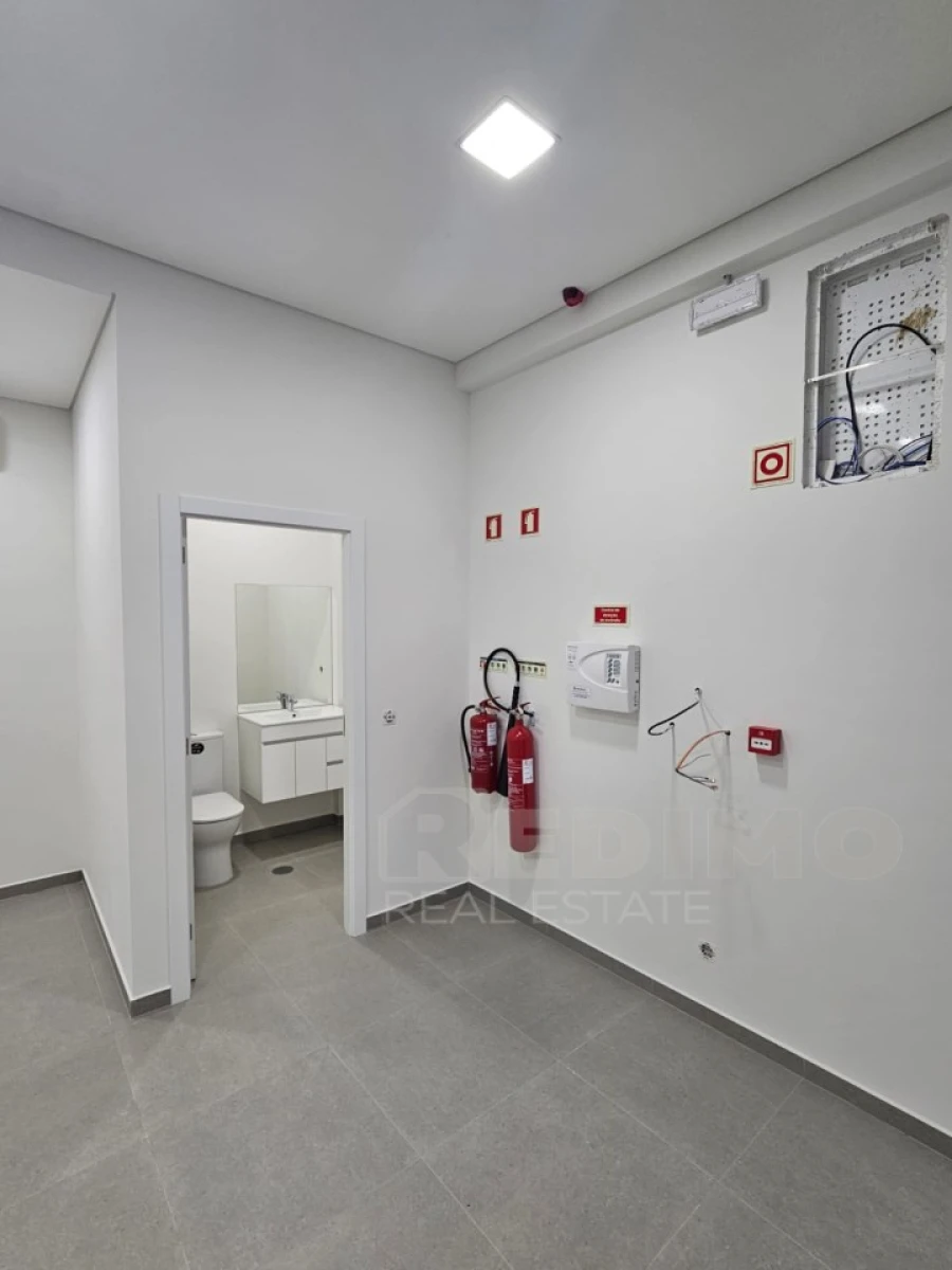 Armazém para Venda em Canedo, Vale e Vila Maior Foto 15