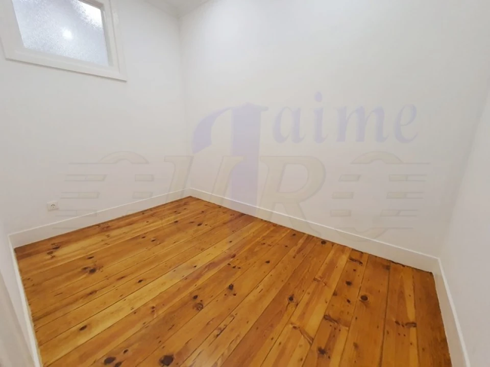 Apartamento T1 para Venda em Campo de Ourique Foto 11