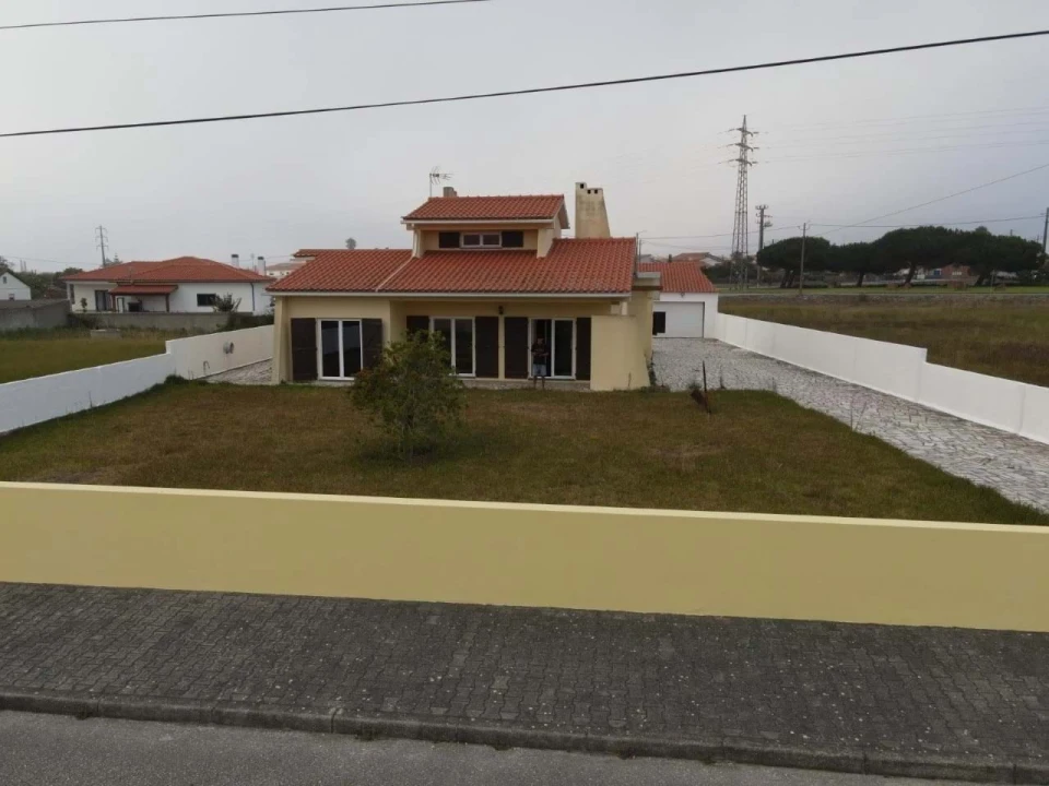 Moradia T2 para Venda em Vieira de Leiria Foto 1