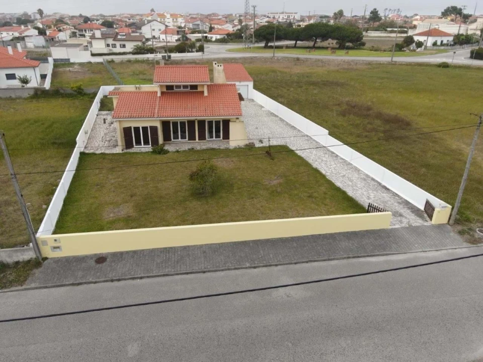 Moradia T2 para Venda em Vieira de Leiria Foto 3