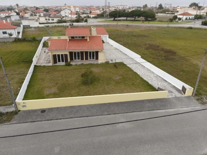 Moradia T2 para Venda em Vieira de Leiria Foto 3