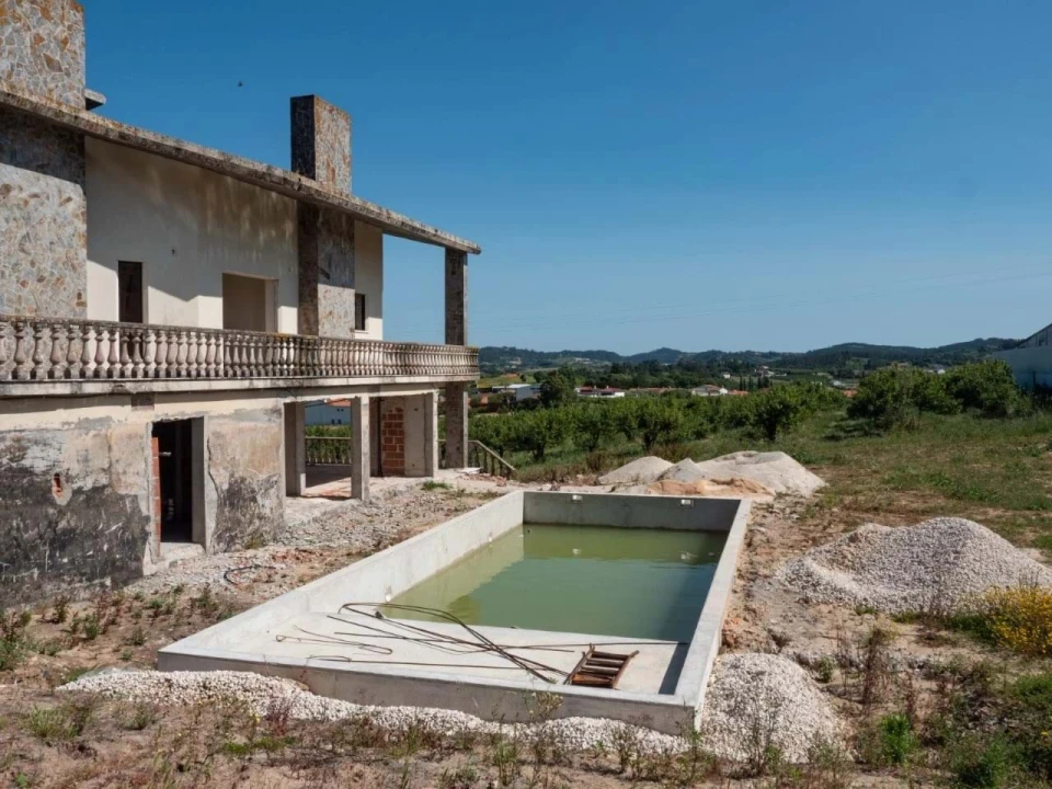 Apartamento T7 para Venda em Cela Foto 1