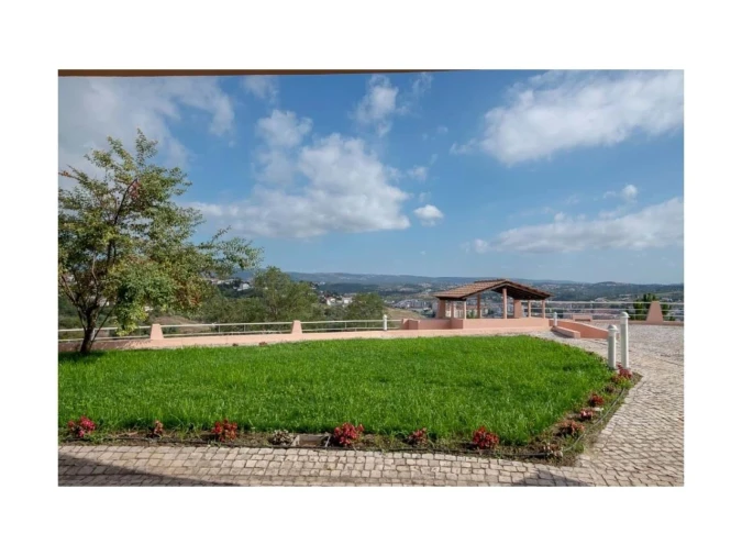 Moradia T6 para Venda em Maiorga Foto 2