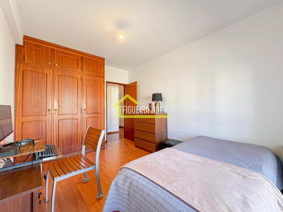 Apartamento T3 para Venda em Tavarede Foto 4