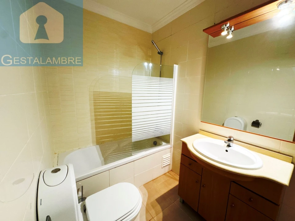 Apartamento T2 para Venda em Guia Foto 5