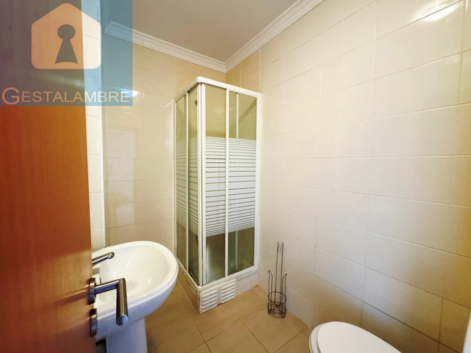 Apartamento T2 para Venda em Guia Foto 15