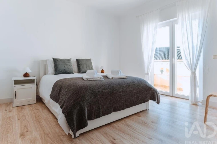 Moradia T5 para Venda em Silveira Foto 28