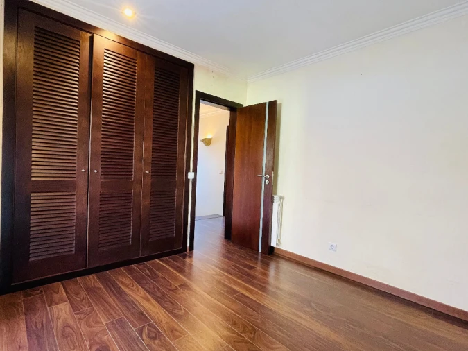 Moradia T3 para Venda em Santo Antonio dos Olivais Foto 17