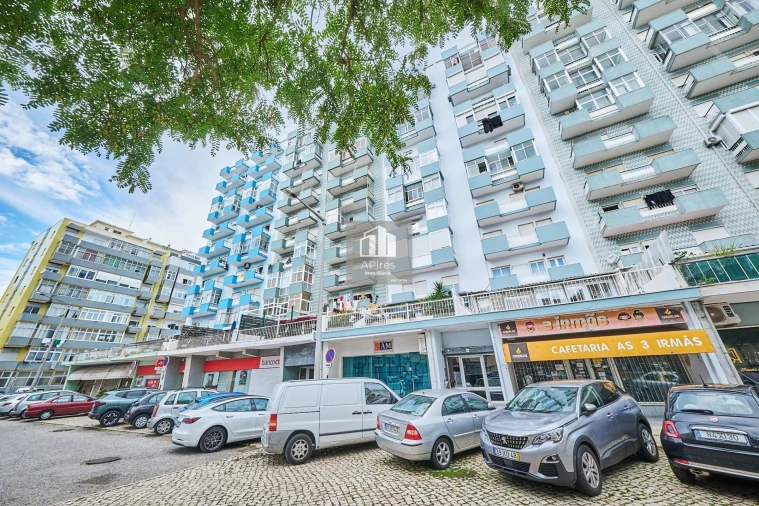 Apartamento T1 para Venda em Costa da Caparica Foto 19