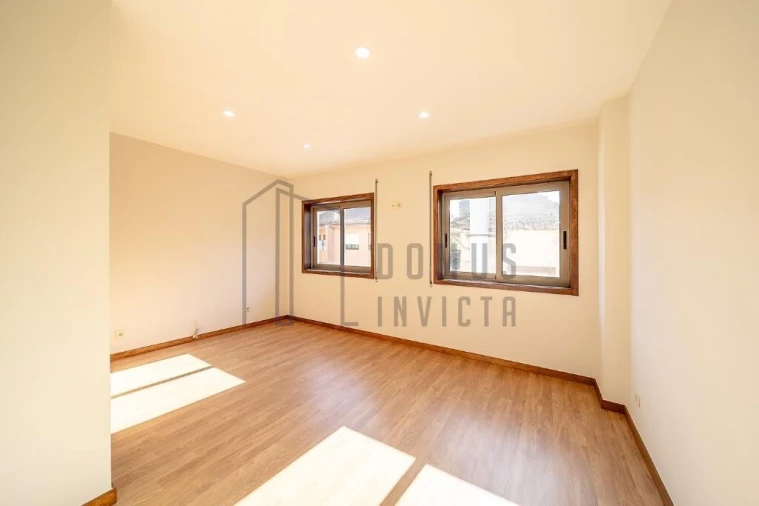 Moradia T3 para Venda em Ramalde Foto 9