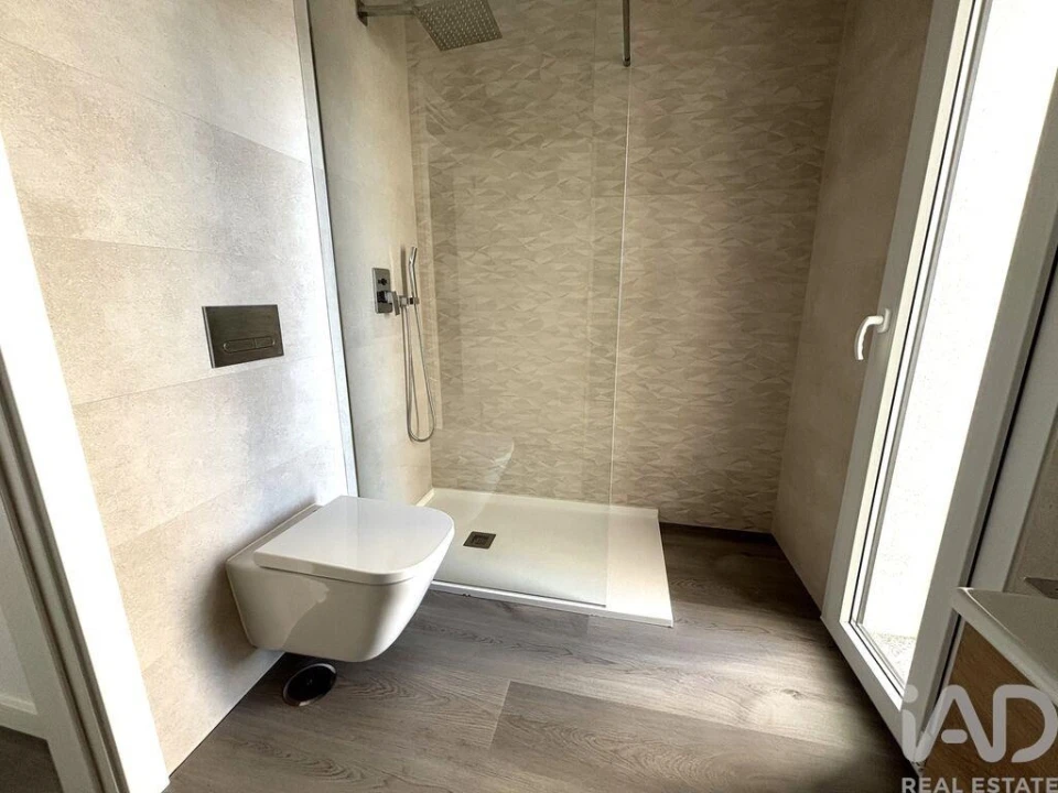 Moradia T4 para Venda em Corroios Foto 14