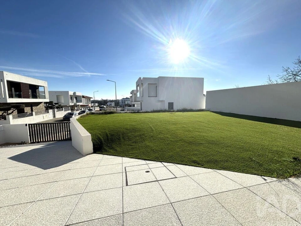 Moradia T4 para Venda em Corroios Foto 37