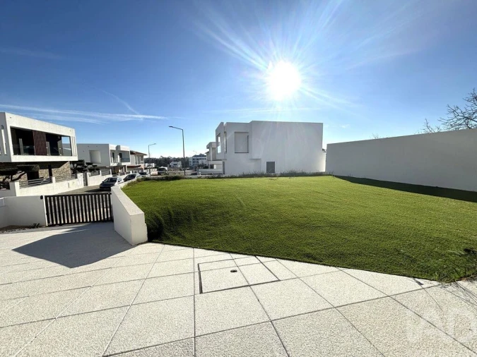 Moradia T3 para Venda em Corroios Foto 2